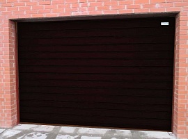 Секционные гаражные ворота Алютех серии Trend 2250x2000 мм