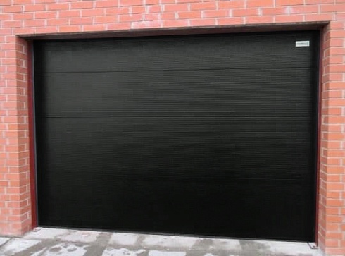 Секционные гаражные ворота Алютех серии Prestige 3250x5750 мм